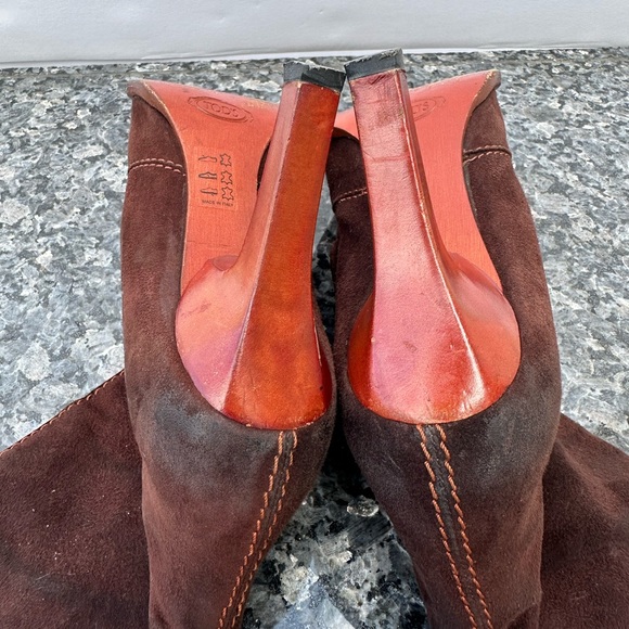 Tods Brown Suede Ankle Heeled Booties Women’s Size 8.5 - Picture 10 of 12
